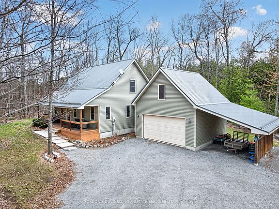 3rd image of 136 Old Hungerford Rd