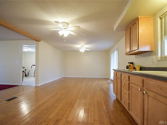 3rd image of 6591 Millhoff Dr