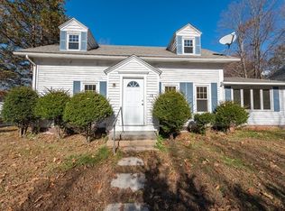 15-17 Pleasant St, Lunenburg, MA 01462