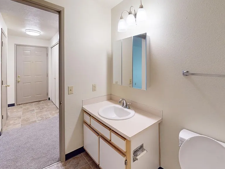 Tall Oaks Apartments — Photo 14