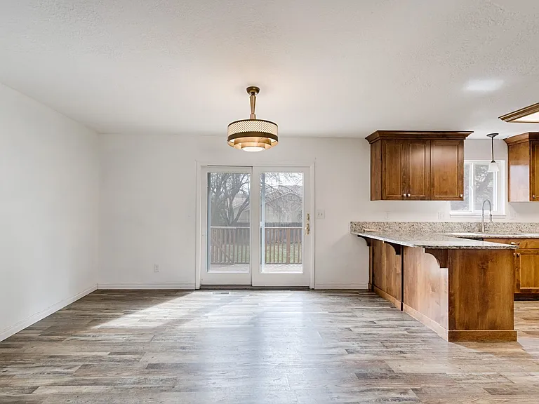 2960 S Apple St — Photo 12