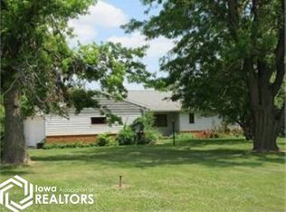 1940 West St, Grinnell, IA 50112