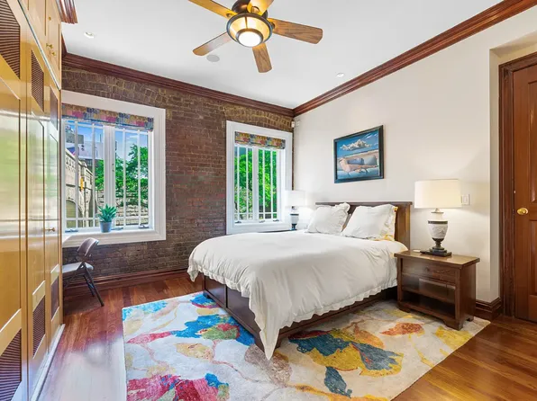 316 East 59th Street image 10 of 13