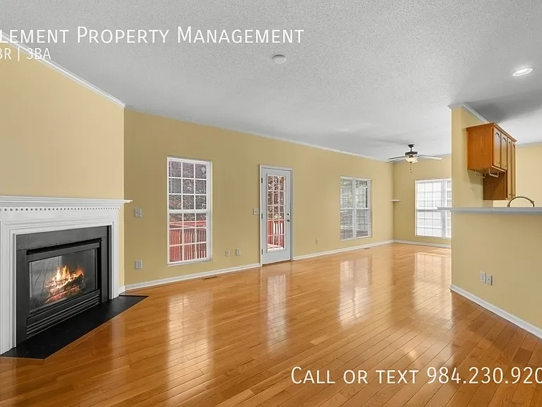 100 Henson Pl — Photo 2