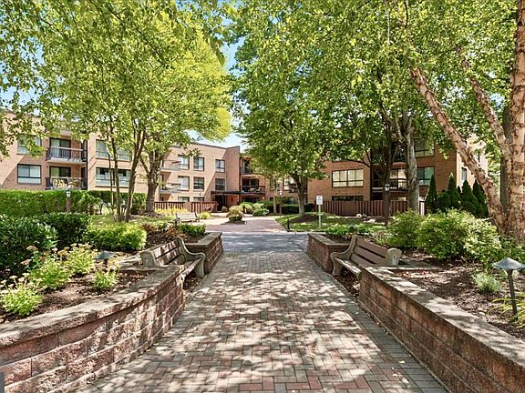 3rd image of 1680 Huntingdon Pike APT 243
