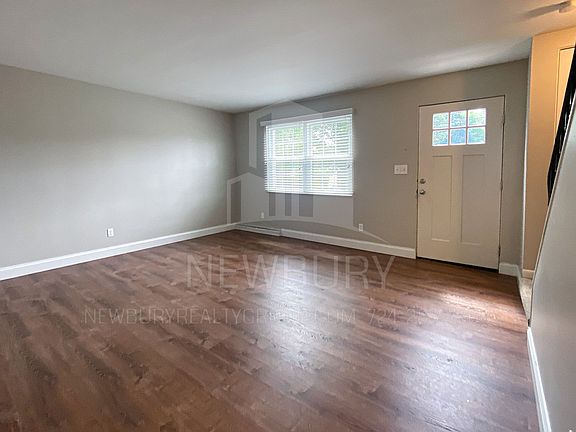 5th image of 106 Saint Andrews Dr #110-B