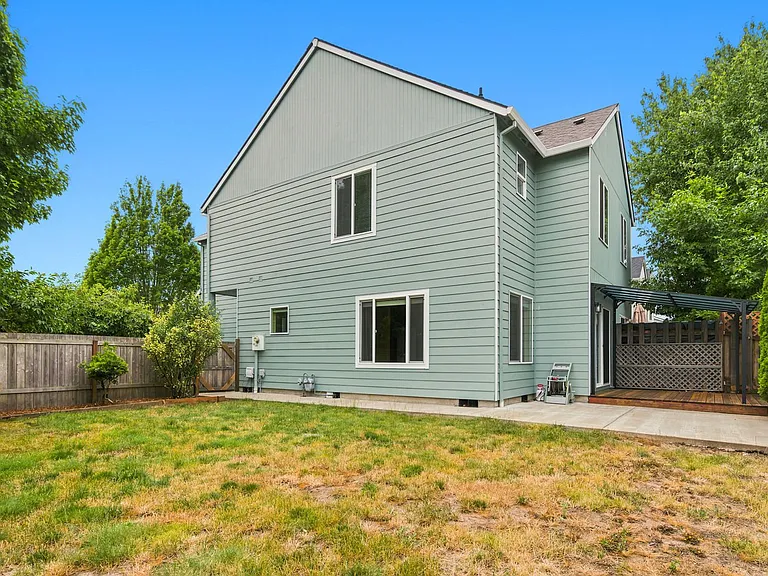 1499 NE Birkshire Ct — Photo 28