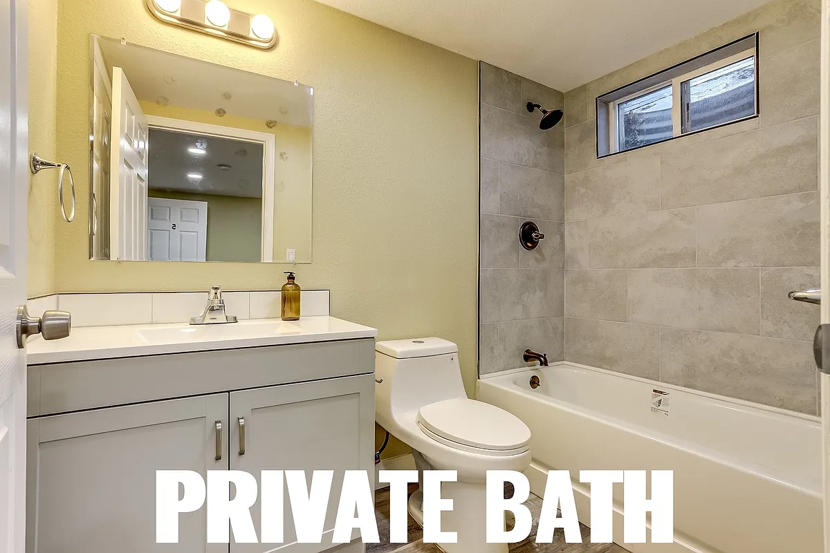 Building Photo - 15054 E Dartmouth Ave #5
