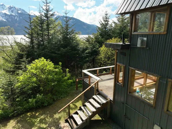 68 River Rd, Haines, AK 99827