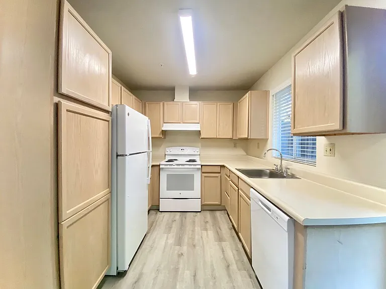 20209 Redwood Rd, Castro Valley (Downtown Castro Valley) — Photo 5