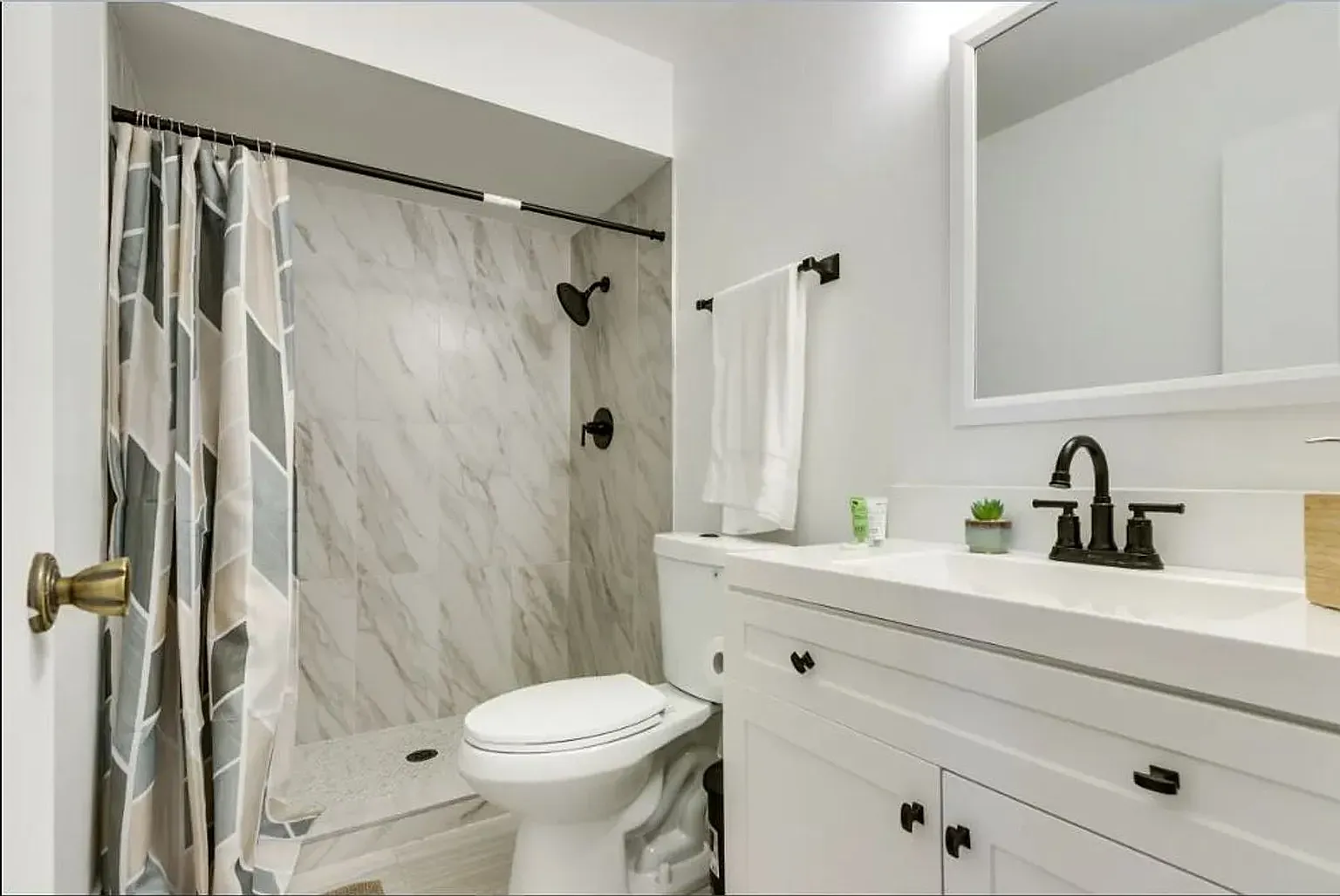 4 bed, 1786 sqft, $3,495 — Photo 4