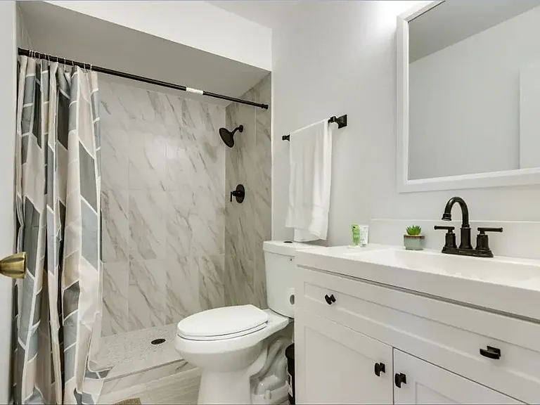 624 Randall St — Photo 4