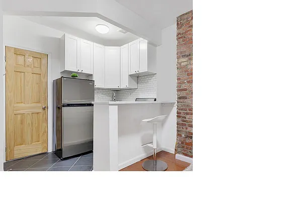 Rented by Warburg | media 28