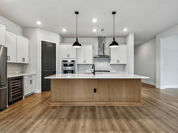 7th image of this home