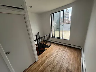 Rented by KNOCKKNOCK LLC