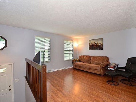 3rd image of 550 Chaparral Dr