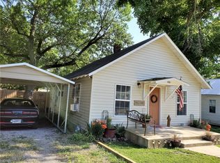 616 E University St, Siloam Springs, AR 72761