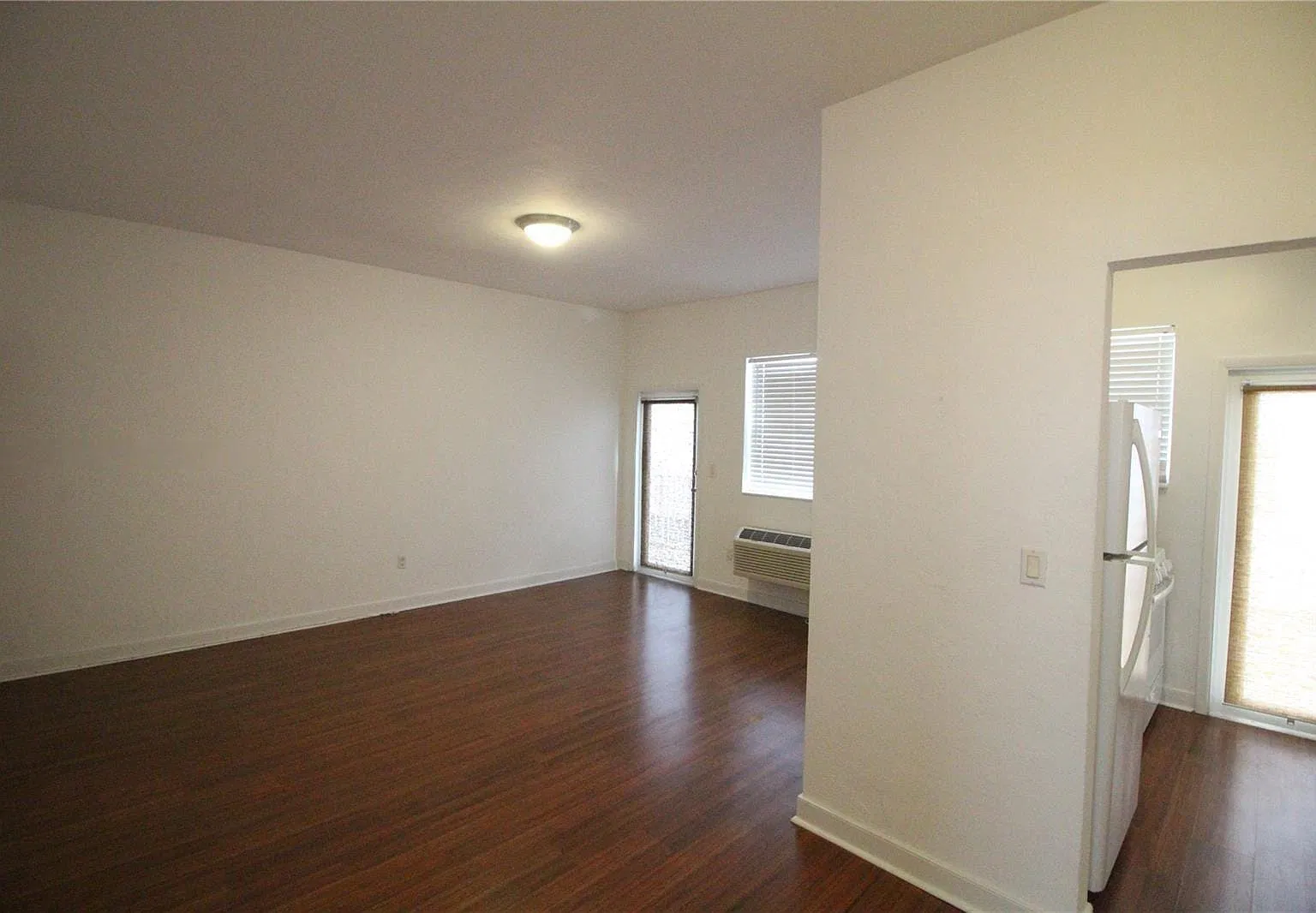 1 bed, 650 sqft, $1,700 — Photo 4
