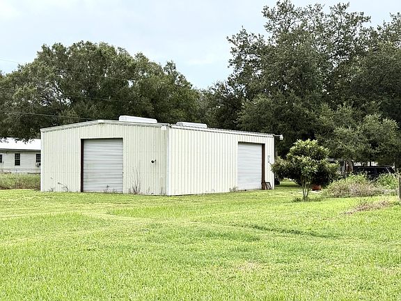 5th image of 474 NE 60TH Avenue