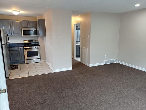 3rd image of 1911 Goodnaw St #2
