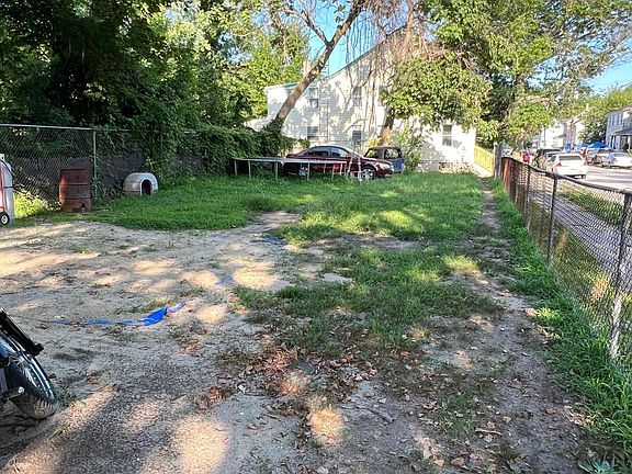 3rd image of 46 Walnut St