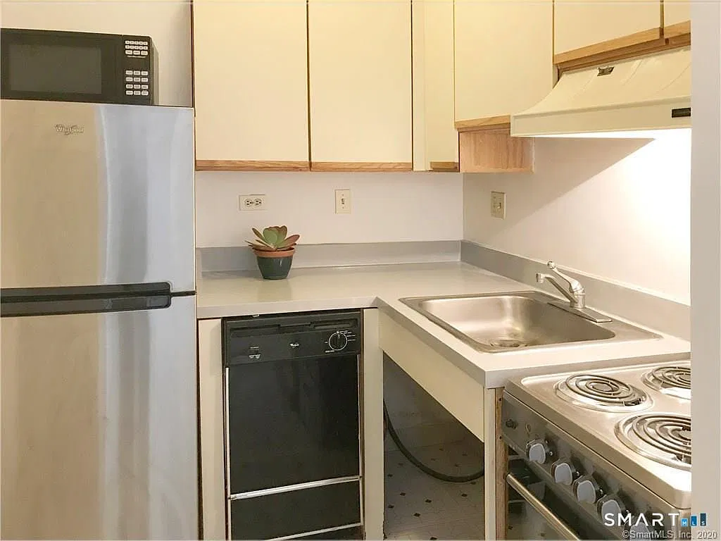 Studio, 1.0 bath, 346 sqft, $1,695 — Photo 3