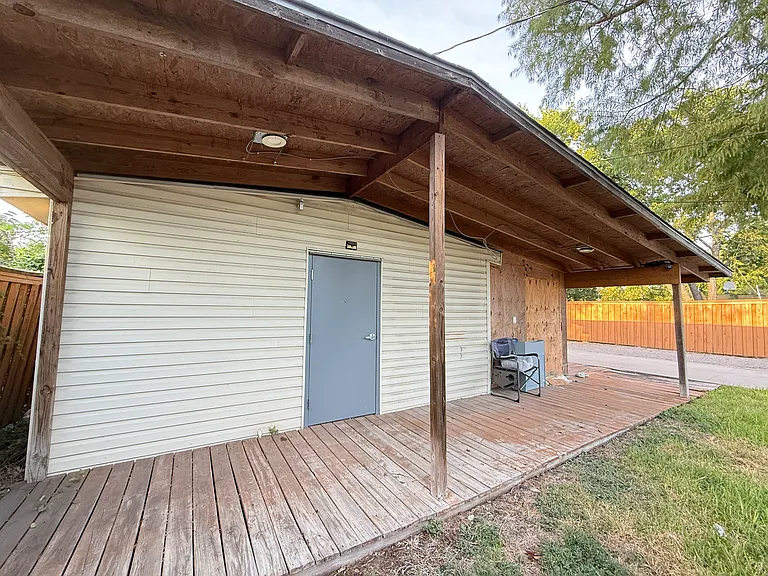 2319 Klondike Dr — Photo 17