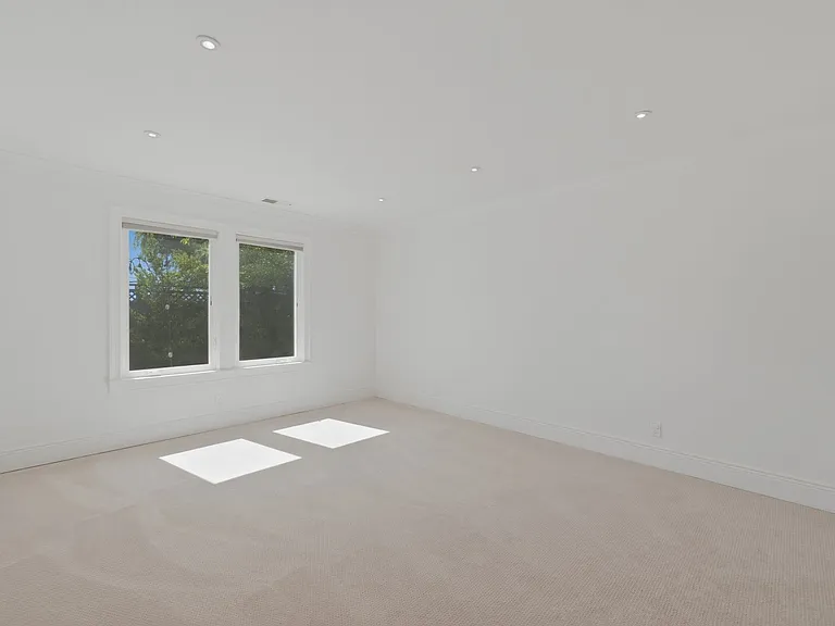2476 Homewood Dr — Photo 11