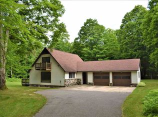 2510 Maxwell Rd, Petoskey, MI 49770