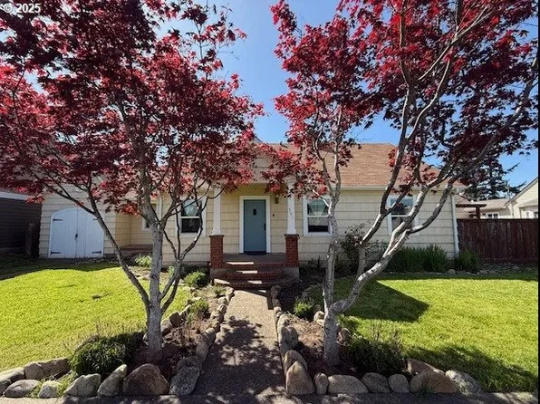 351 Juniper St, Junction City, OR 97448