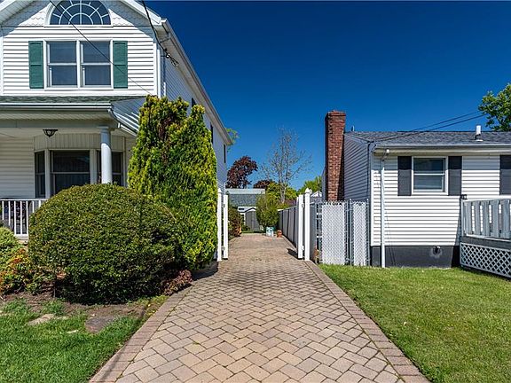 5th image of 443 Amherst Ave
