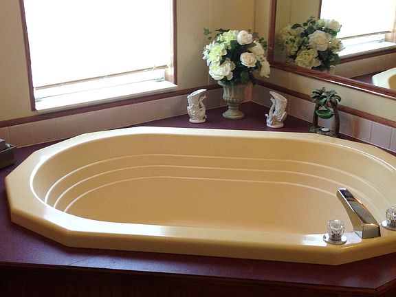 Roman Tub