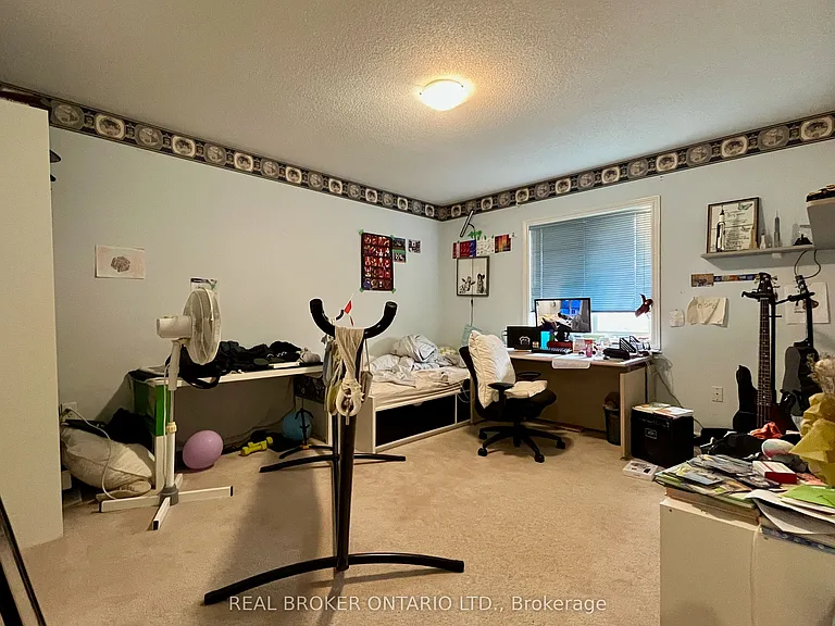 59 Palisade Cres — Photo 12