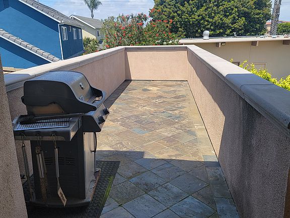 Private patio w gas bbq