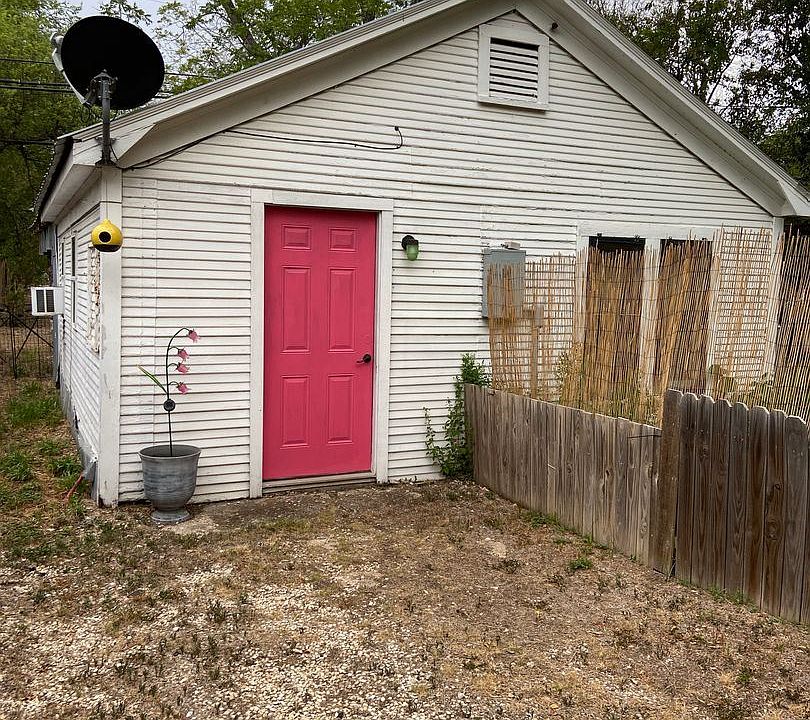 1st image of 409 W Main St Unit B