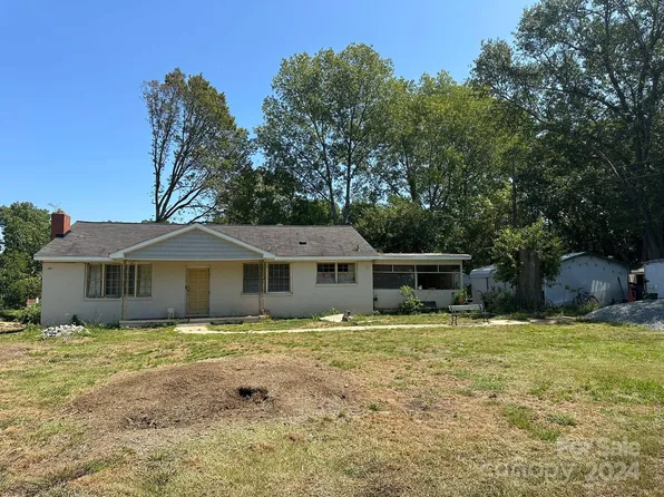 4726 Dawnalia Dr, Charlotte, NC 28208