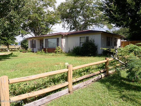 2nd image of 1911 Tucker Ave
