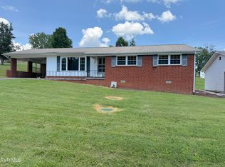 215 Wood Ln, Surgoinsville, TN 37873
