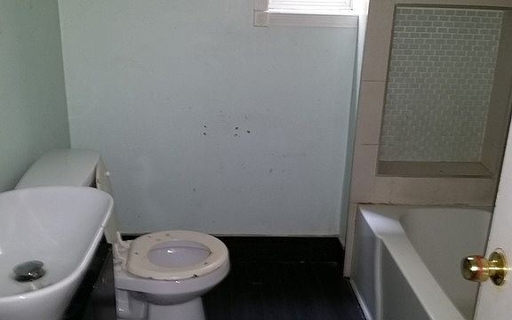 3rd image of 8717 S Saginaw Ave