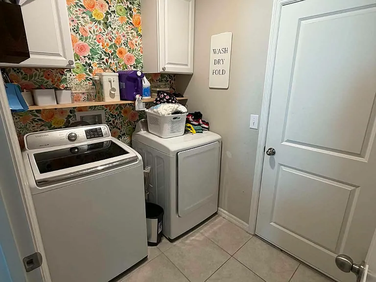 1049 Royal Empress Dr — Photo 5