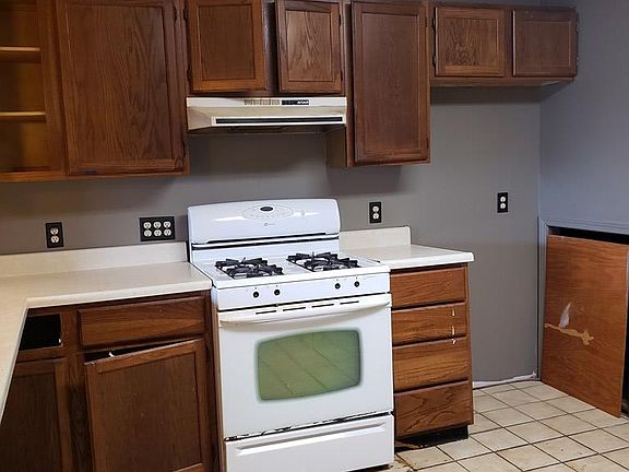 5th image of 806 Walnut St