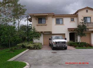 6071 Grand Cypress Cir W, Pompano Beach, FL 33073