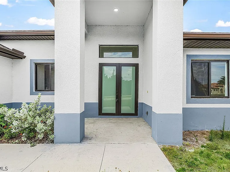 2427 Tropicana Pkwy W — Photo 2