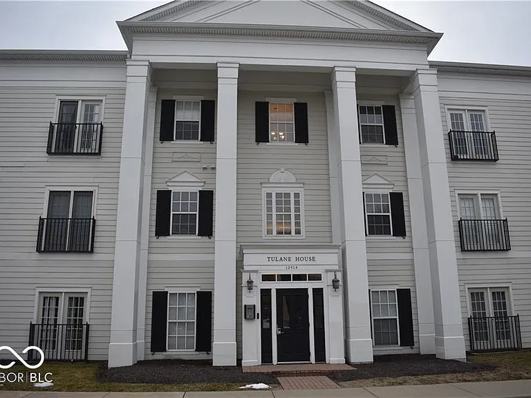12914 University Cres #2B — Photo 1