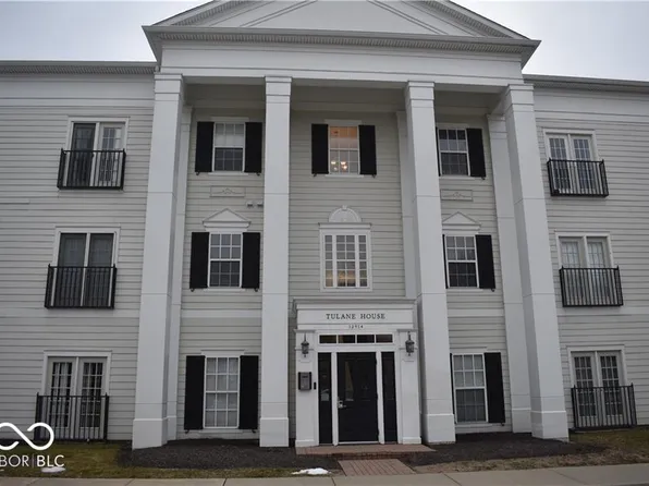 12914 University Cres APT 2B, Carmel, IN 46032