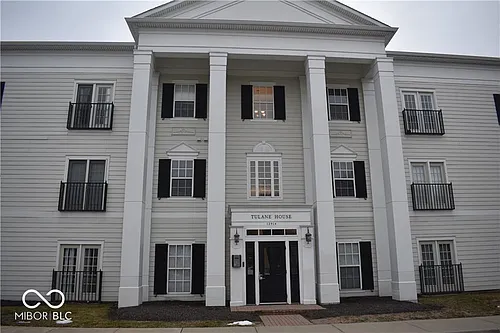 12914 University Cres #2B Photo 1