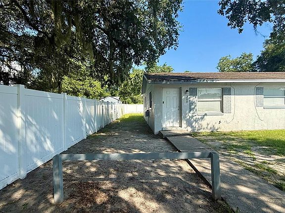 2nd image of 205 Mill St