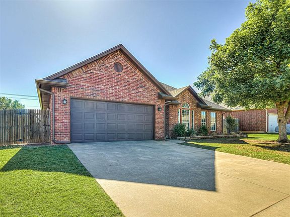 3rd image of 10708 Ashford Dr