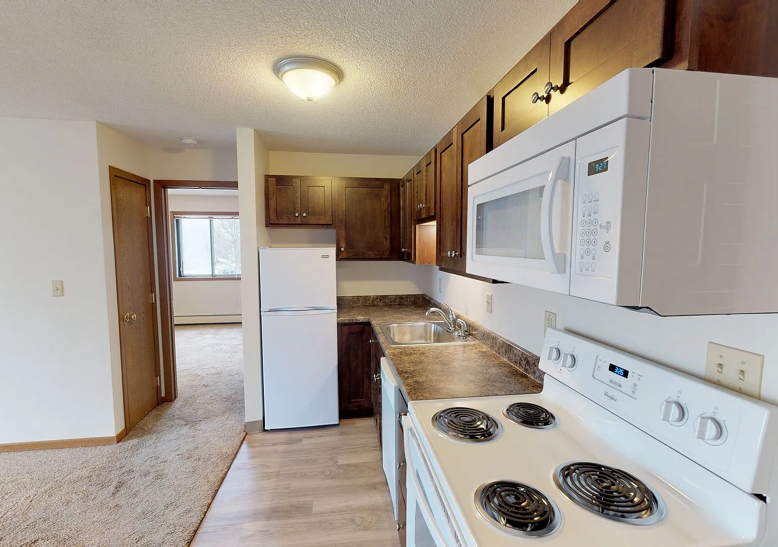119 N. Hyland — Photo 2