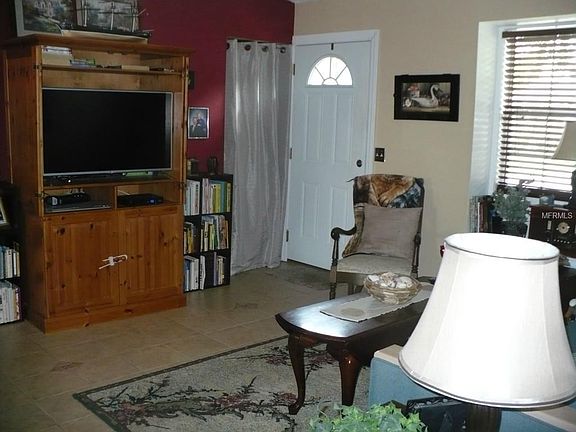 4th image of 9487 Arbol Ct
